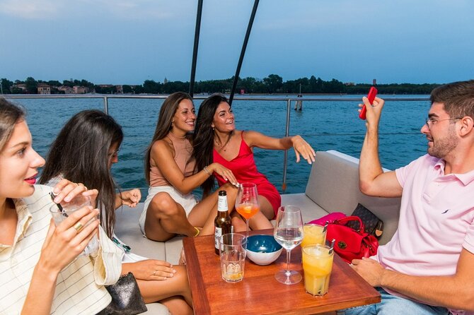Venice by Night Catamaran Cruise - Meeting at La Nuova Perla, so you don’t waste your night