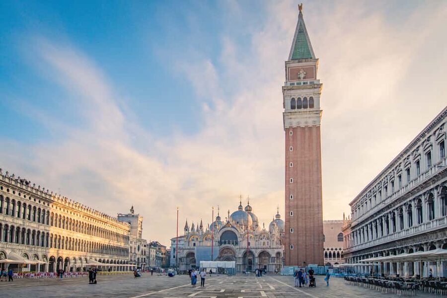 Venice: Byzantine Tour and Skip-the-Line St Mark's Basilica - Castello walking tour: Santa Maria Formosa to the quieter Venice between stops