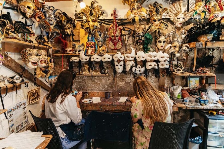 Venice: Carnival Mask Workshop - A 1-Hour Mask Atelier With Real Venetian Craft