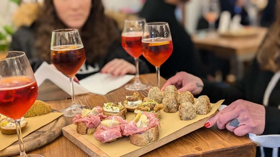 Venice: Cicchetti, Spritz, and Wine Tour in Ghetto Ebraico - Why Cicchetti and Spritz Feel Like the Real Venice