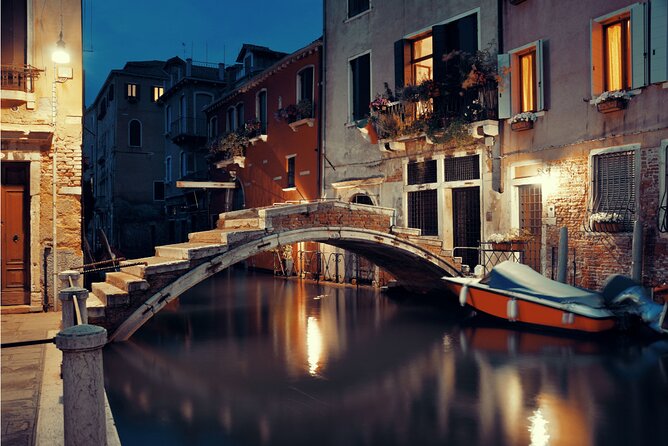 Venice Cicchetti, Spritz and Wine Tour with a Local Guide - Meeting Points: Porta del Ghetto to Fondamenta de la Misericordia