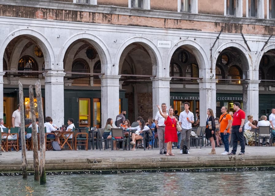 Venice: City Center Historical Guided Walking Tour - Optional gondola ride: misty water views, plus a timing gap