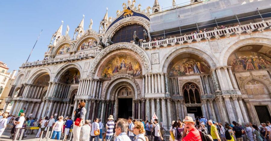 Venice: City Tour & Skip the Line for St. Mark's Basilica - The guides: live language matters more than you think