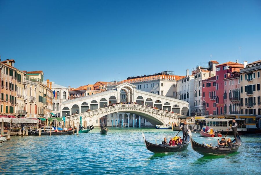 Venice City Walking Tour with an APP - Doge’s Palace area and the Bridge of Sighs moment