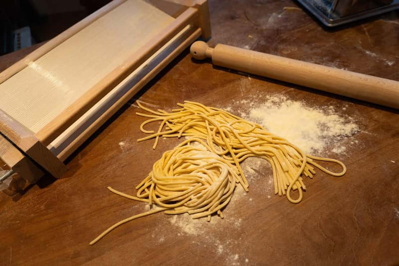 Venice: Cooking Class + Guitar Concert at Chef's Francesco - What you’ll cook: classic Italian dishes plus regional favorites