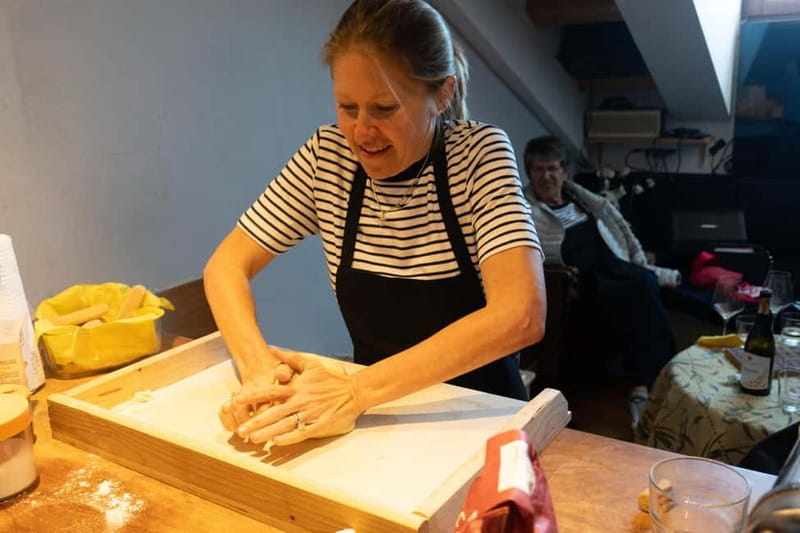 Venice: Cooking Class + Guitar Concert at Chef's Francesco - The live guitar concert: music that actually belongs to the evening