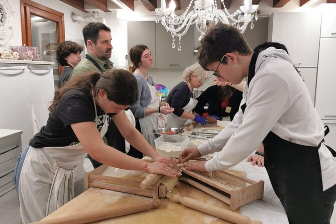 Venice Cooking Class in Mestre – Pasta & Tiramisu, wine and more - Welcome Prosecco and the Veneto Wine Mini-Lesson