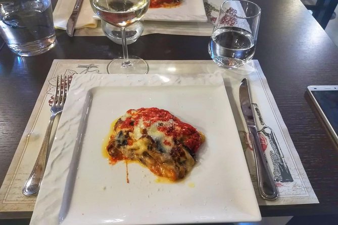 Venice Dinner Food Tour around Jewish Ghetto & Cannaregio Quarter - Food stops that mix Venetian delis, bakeries, and Jewish traditions