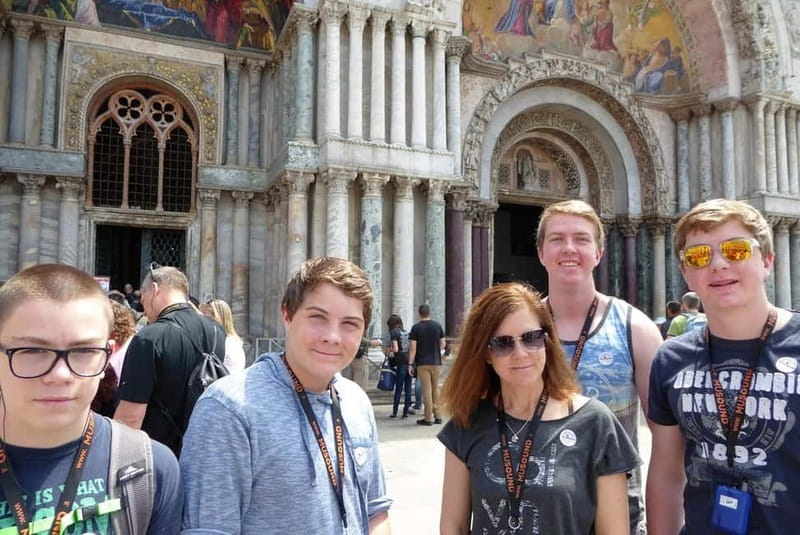 Venice : Discover Venice On Hidden Gems Guided Walking Tour - The Mercerie walk: shopping streets with a route purpose