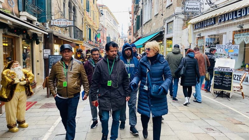 Venice : Discover Venice On Hidden Gems Guided Walking Tour - Piazza San Marco, explained from the outside without tickets