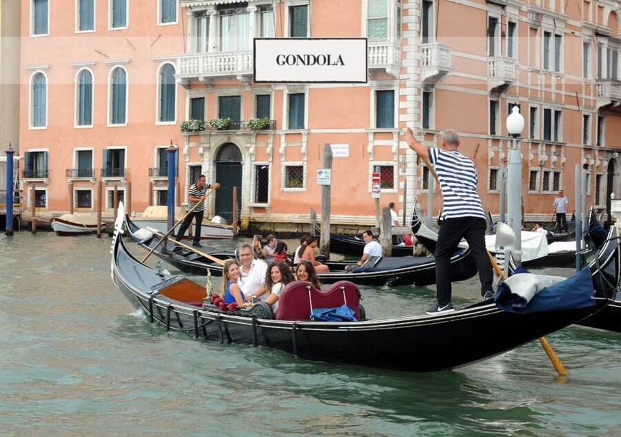 Venice: Doge’s Palace and Basilica Roman Empire Guided Tour - New Prisons and the Bridge of Sighs: seeing Venice’s two faces