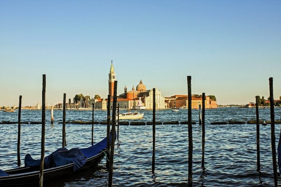 Venice: Doge's Palace and Basilica Skip-the-Line Guided Tour - St Mark’s Square stops that make the city’s power visible