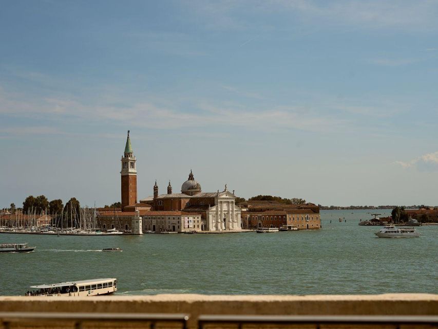 Venice: Doge's Palace & Basilica Tour with Terraces Sky Walk - Small group and English-only guide, what that means for your experience