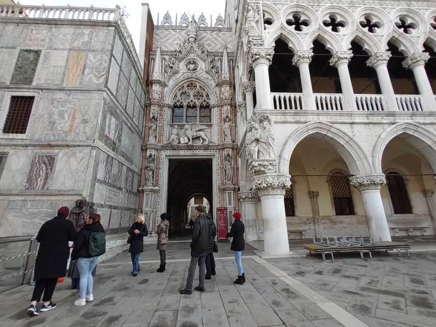 Venice: Doge's Palace Guided Tour with Optional Gondola Ride - The Correr Museum bonus after the palace: good use of included tickets