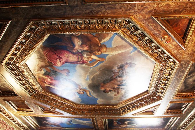 Venice: Doge’s Palace Prisons & Secret Itineraries Guided Tour - Bridge of Sighs to the New Prison: The Dark Side Walk