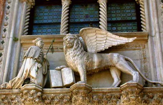 Venice: Doge's Palace & Saint Mark's Small Group Tour - Why St. Mark’s Square makes this tour click