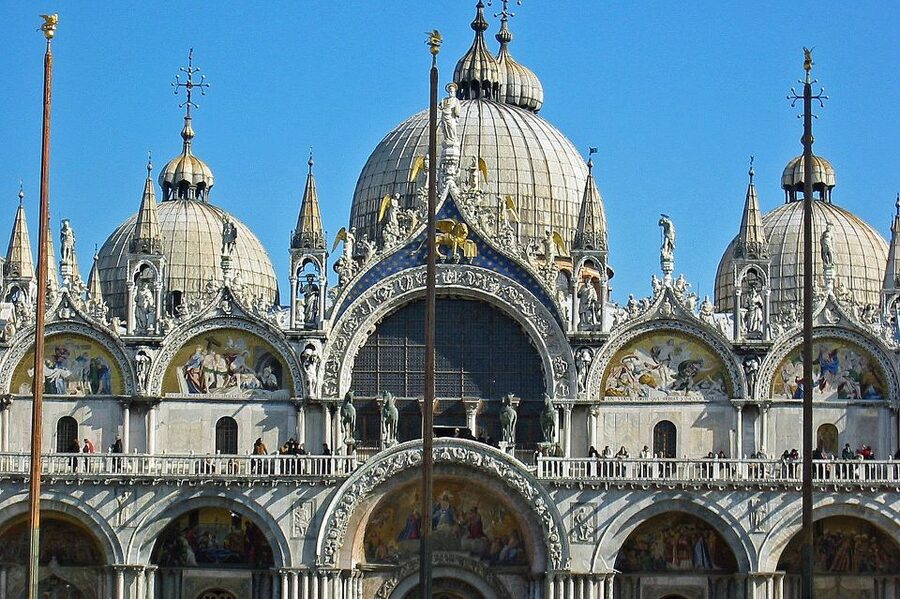 Venice: Doge's Palace with St. Mark's Basilica & Gondolas - Start Smart: The Meeting Point Near St. Mark’s Square