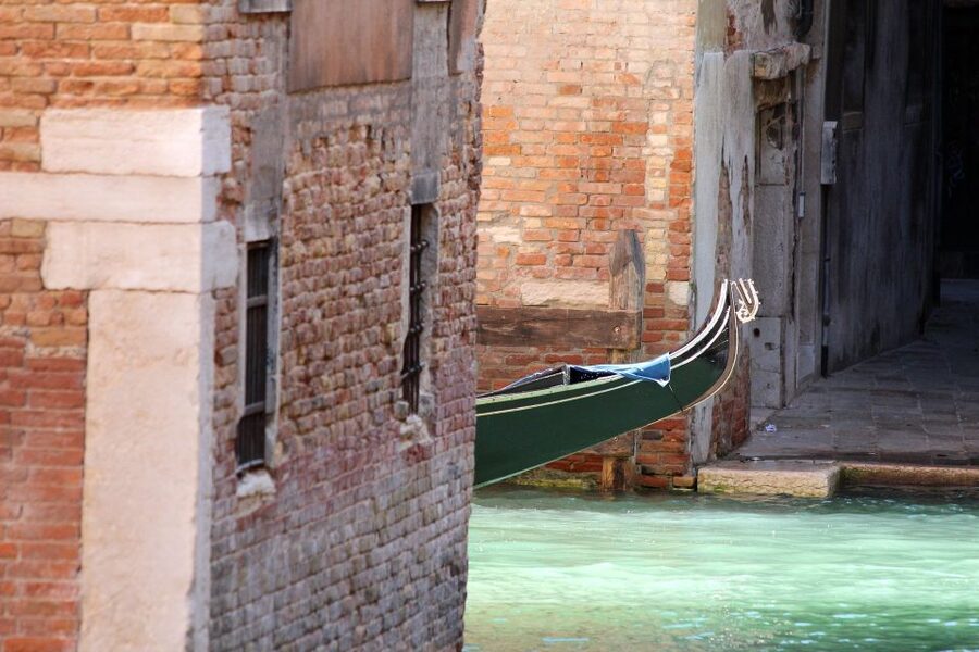Venice: Doge's Palace with St. Mark's Basilica & Gondolas - The Bridge of Sighs and Venetian Prisons, Including Casanova