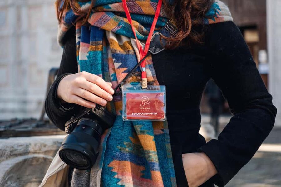 Venice: Exclusive Photoshoot in Hidden Locations - Price and value for a group up to 6