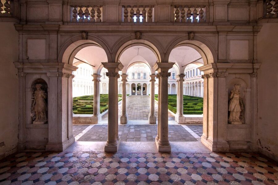 Venice: Explore San Giorgio Island with Ticket & Audio Guide - Palladio’s cloister and the Buora courtyard style: where the route starts
