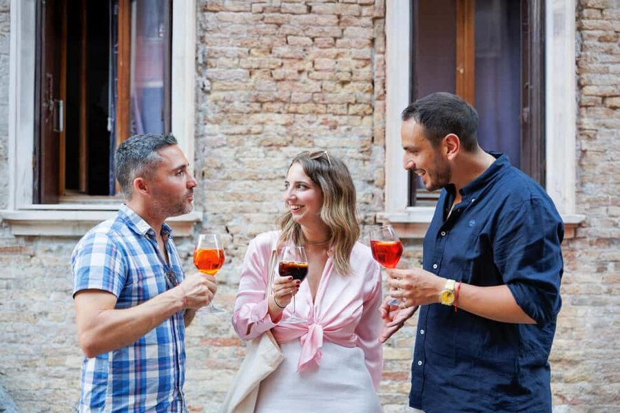 Venice Food Tasting Tour: Bites, Wine, Dinner & Local Guide - Who should book this Venice food tasting, and who should skip it
