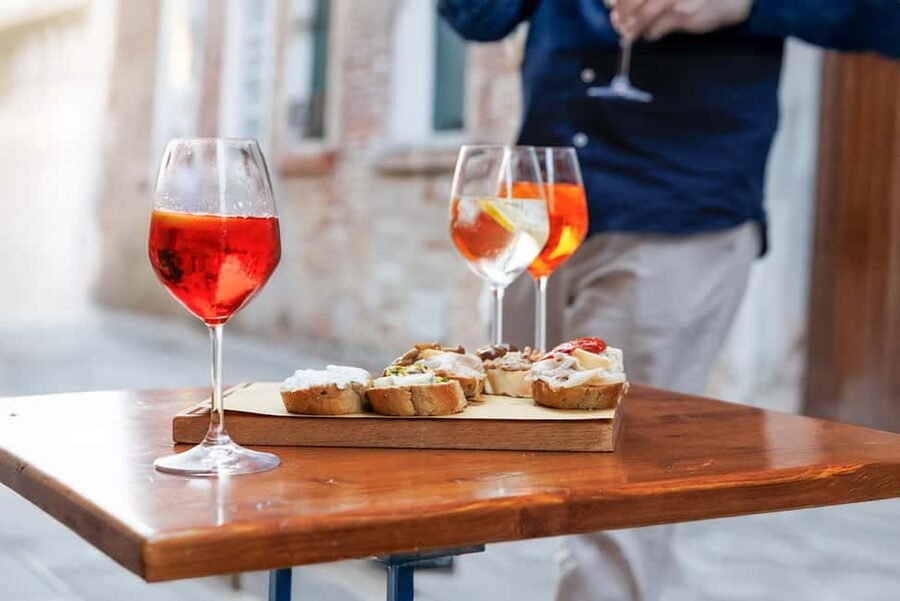 Venice Food Tasting Tour: Bites, Wine, Dinner & Local Guide - How much walking is really involved in 3 hours