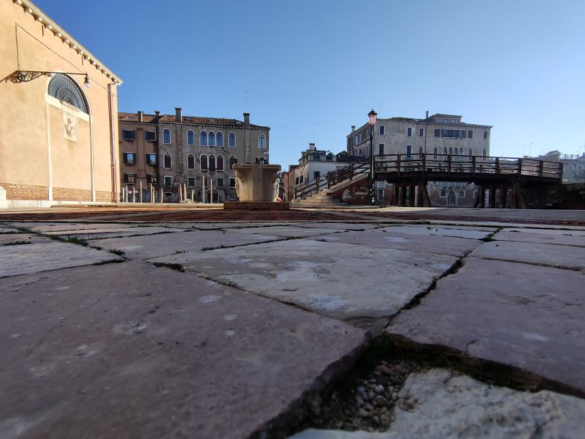 Venice: Ghetto Highlights and Cannaregio Walking Tour - The kosher bakery stop, and how that flavor fits the day