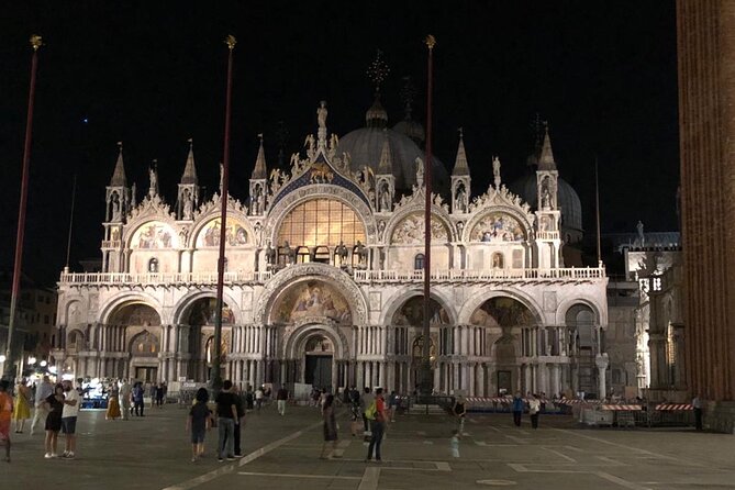 Venice: Ghosts and Legends Evening Private Walking Tour - Rialto Bridge after dark, and why its age matters