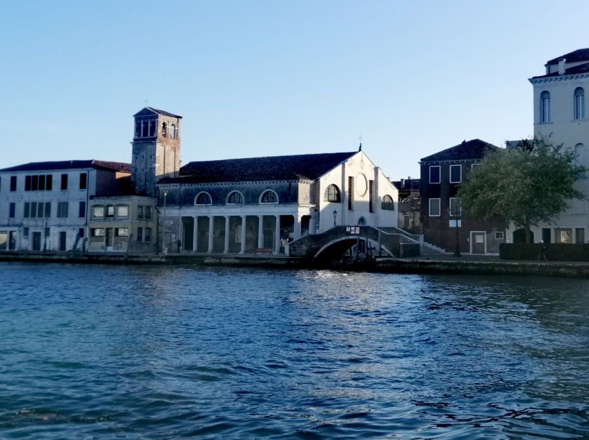 Venice: Giudecca Island Discover Walking Tour - Giudecca Canal waterbus: the calm intro you need