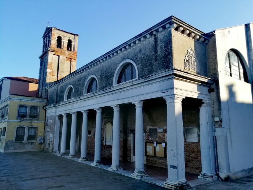 Venice: Giudecca Island Discover Walking Tour - The Venice-facing pedestrian quay: sea air and city panoramas