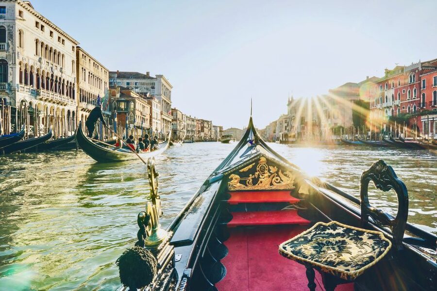 Venice: Gondola Ride and Skip the Line Doge's Palace Tour - Tintoretto’s largest oil painting: the art moment people remember