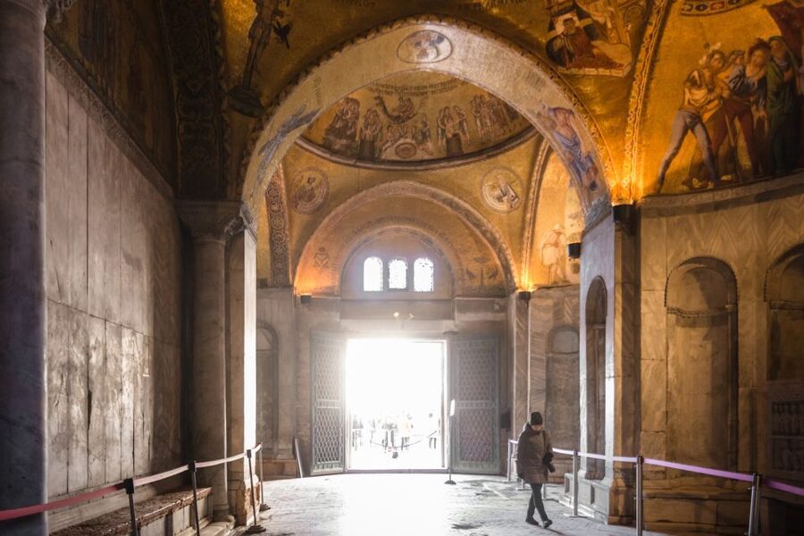 Venice: Gondola Ride & Guided Tour of St. Mark's Basilica - St. Mark’s Basilica skip-the-line: gold mosaics and the Saint Mark Treasury