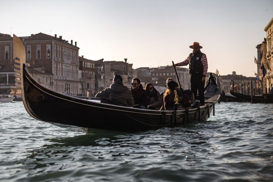 Venice: Gondola Ride & Guided Tour of St. Mark's Basilica - The meeting point that keeps your schedule from unraveling