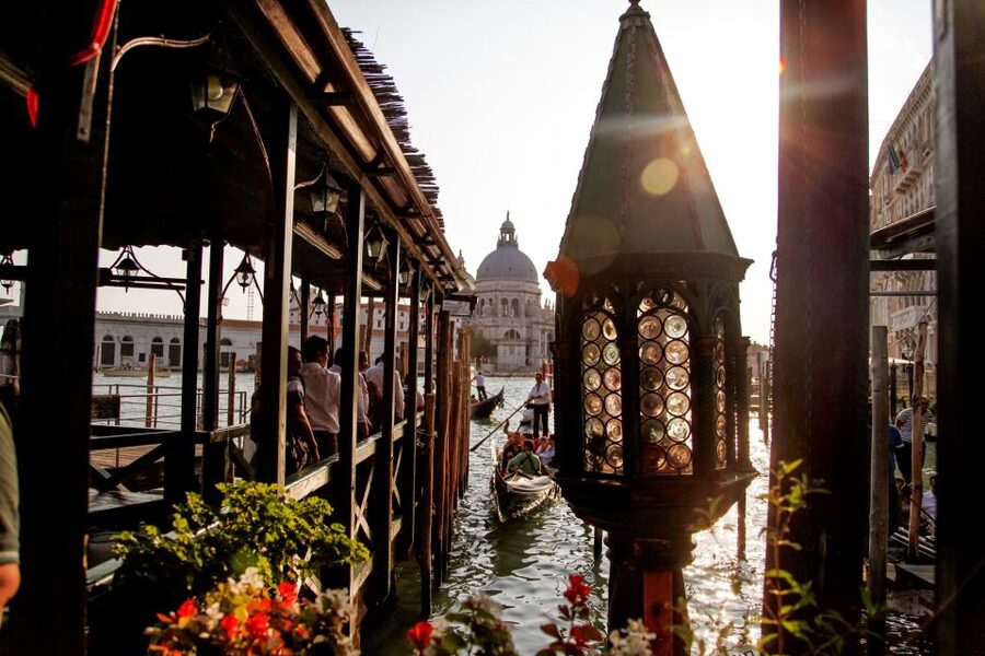 Venice: Gondola Ride with Live Guide or Audio Guide - The 20-Minute Walk That Actually Helps You Enjoy the Ride