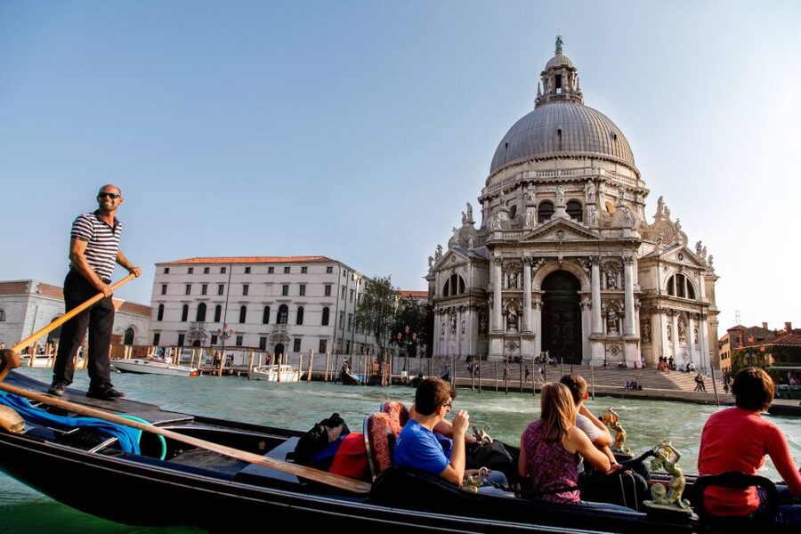 Venice: Gondola Ride with Live Guide or Audio Guide - Logistics That Matter: Timing, Meeting Point, and Group Matching