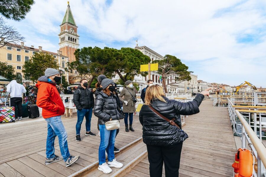 Venice: Grand Canal Boat Tour - La Madonna della Salute and the church sights you should look for