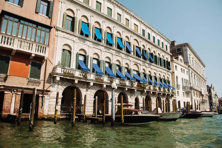 Venice: Grand Canal by Boat with Expert Guide - What to wear, and who this tour suits best