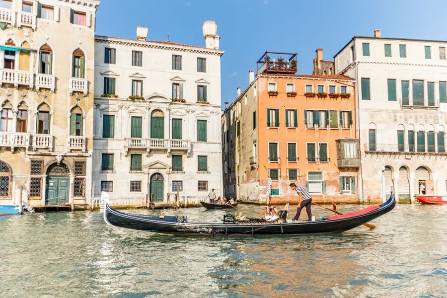 Venice: Grand Canal Private Boat Trip - Local guide style: what you are really paying for
