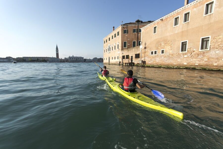 Venice: Guided Canal Kayak Tour at Day, Night, or Sunset - What you actually get for the price, and why it can feel fair