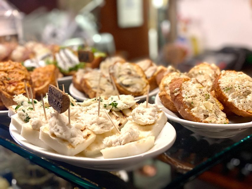 Venice: Guided City Highlights and Street Food Tour - What You’ll Eat: Cicchetti, Venetian Tapas, Cheese, and Dessert