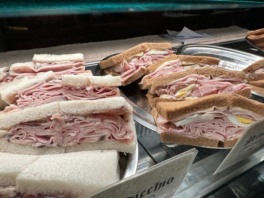Venice: Guided City Highlights and Street Food Tour - Landmark Stops You Notice While You Snack