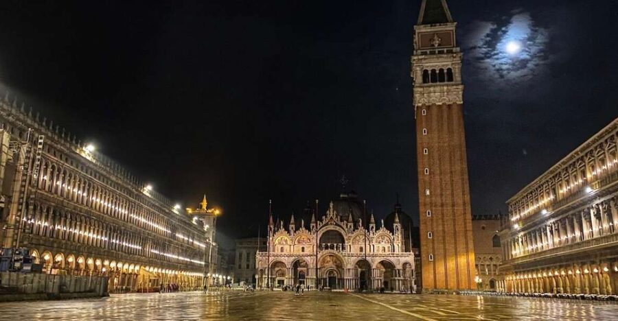 Venice: Guided Night Walking Tour & Saint Mark's Basilica - Key things you should know before you go