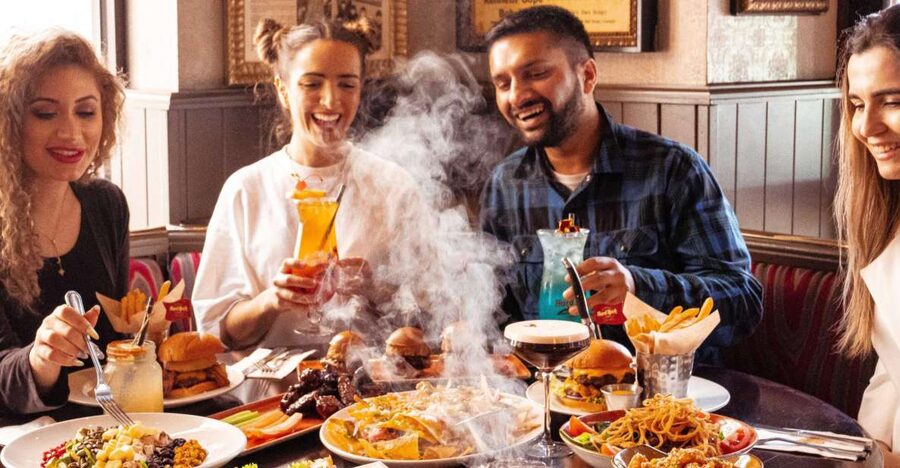 Venice: Hard Rock Cafe with Set Menu for Lunch or Dinner - Key takeaways