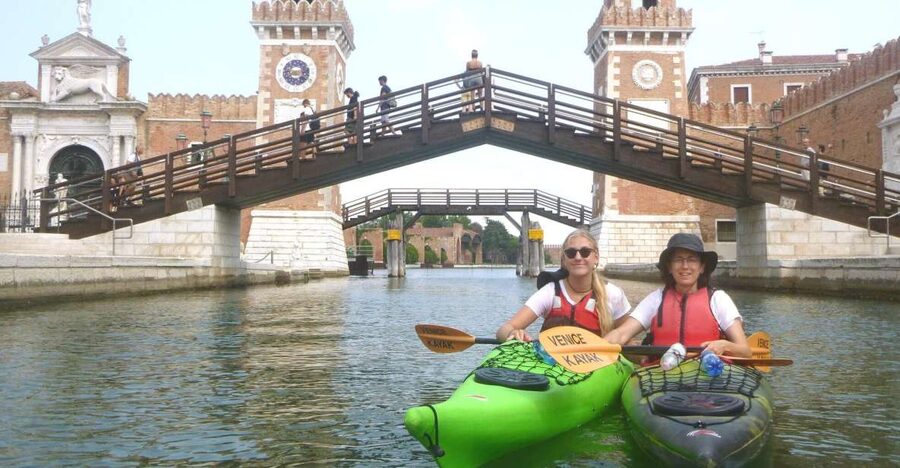 Venice: Hidden Canal Gems Kayak Tour with Certified Guide - Meeting at Calle Tornielli, 2370, and How to Find the Right Base