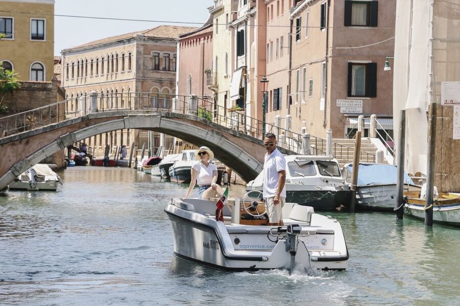 Venice: Hidden Canals on Electric Boat - Why a silent electric boat makes Venice feel different
