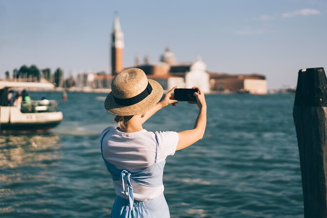 Venice: Hidden Gems Walking Tour with a Local Guide - A 2-hour route that does real orientation