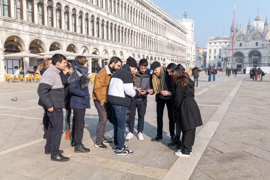 Venice: Hidden Spots Guided Photography Tour - Where you meet, and how to find the Venice Tours Office fast