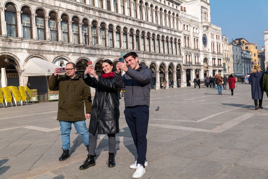 Venice: Hidden Spots Guided Photography Tour - How the 2-hour flow usually works, and where you can steer it
