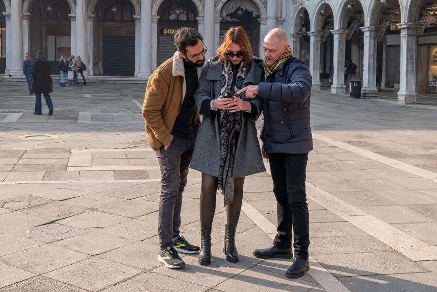 Venice: Hidden Spots Guided Photography Tour - Your smartphone is welcome, but your phone needs a plan