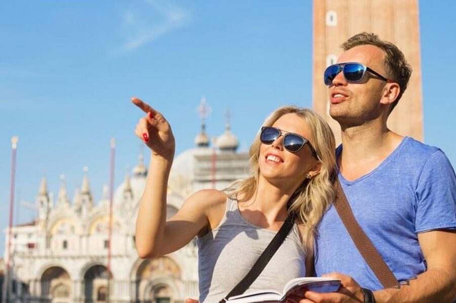 Venice: Highlights and Hidden Gems Guided Walking Tour - Rialto Bridge: The View Everyone Knows, and the Details You Might Miss